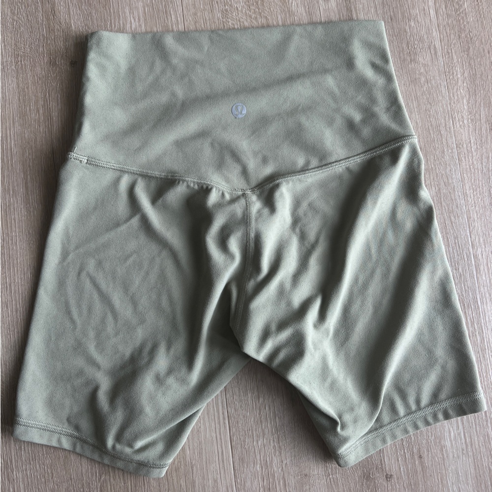 Lululemon size 4